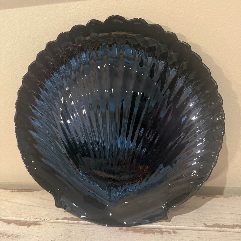 Vintage Arcoroc France Black Glass Shell Shaped Large Serving Platter 12 1/2"